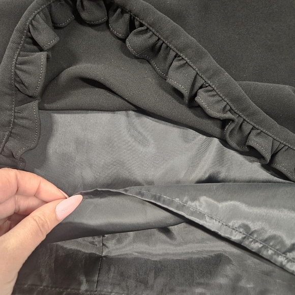 Michele Pencil Skirt Size 10 Black Ruffle Accents Office Attire Formal Workwear - Picture 7 of 12